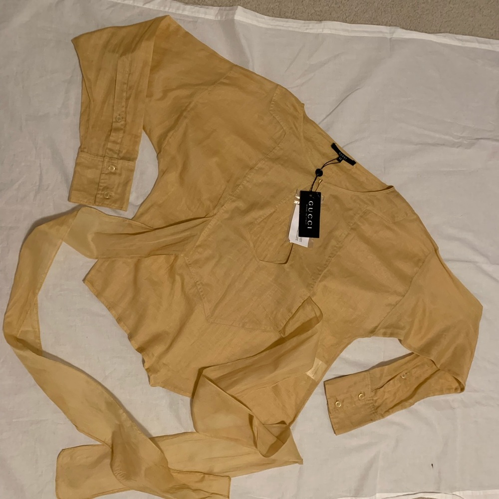 Gucci authentic blouse new with tag size 42 Italian . Honey yellow color